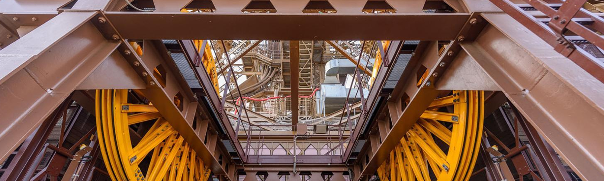 VISIT THE HISTORICAL MACHINERY OF THE EIFFEL TOWER